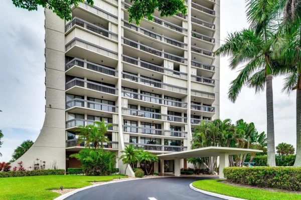 The Washington
2000 Presidential Way Apt 603
West Palm Beach, FL 33401