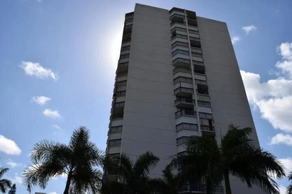 The Jefferson
2425 Presidential Way Apt 1905
West Palm Beach, FL 33401