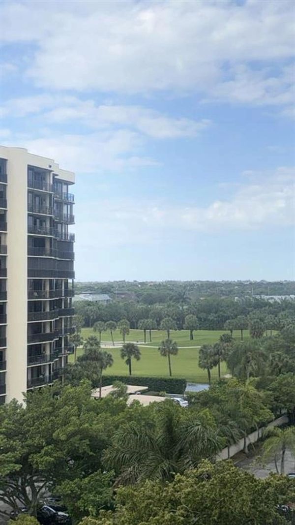 The Jefferson
2425 Presidential Way Apt 705
West Palm Beach, FL 33401