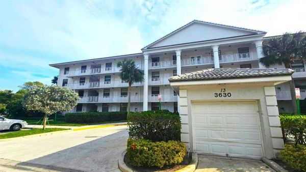 Whitehall
3630 Whitehall Dr Apt303
West Palm Beach, FL 33401