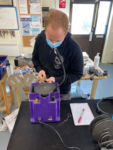 Sharpening a Japanese Full Convex Hairdressing Scissor on a flat hone
