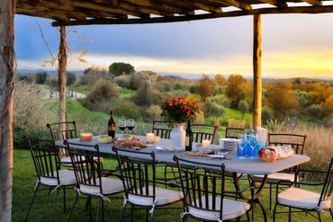 villa rocca outdoor dining