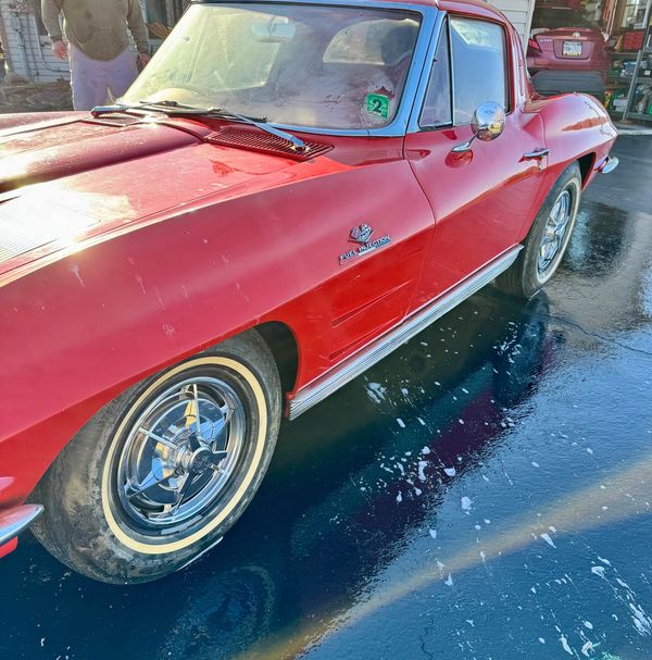 1963 Corvette Split-Window Coupe in Riverside Red