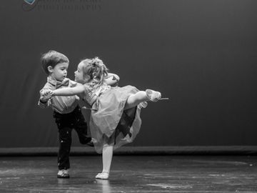 Tiny Tots, Tots, and Hot Tots dance classes for ages 2-6.  Introduction to creative ballet, tumbling