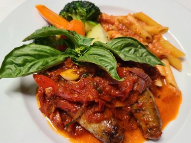 Bistro Pazzo Salsiccie Peperonata