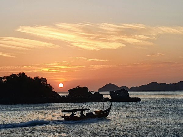 Picture perfect Sunset, During a Private Langkawi Honeymoon Cruise in Dayang Bunting 
