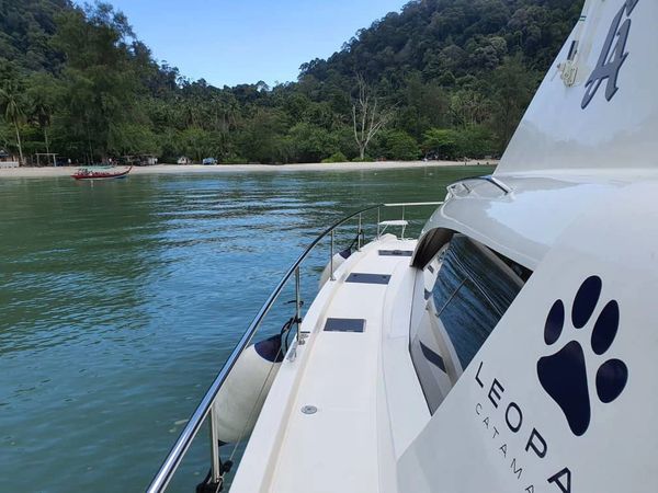 Lady Alia Langkawi Luxurious Private Yacht Near The Private Island of Pulau Intan Kecil