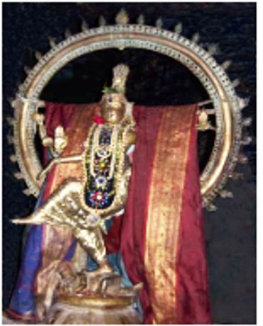 photo from India Unveiled, Spirit, Tradition, People by Robert Arnett, most insightful India books.