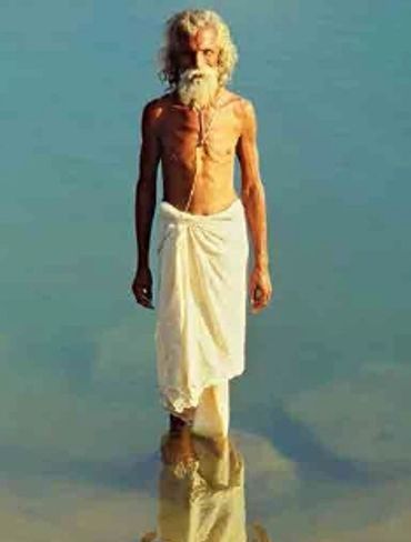 photo from India Unveiled, Spirit, Tradition, People by Robert Arnett, most insightful India books.