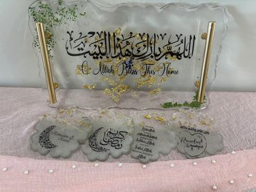 Tray measures 14” x 8.5”
Coaster measures 4.44”* x 4.72
Perfect as a gift, serving spe