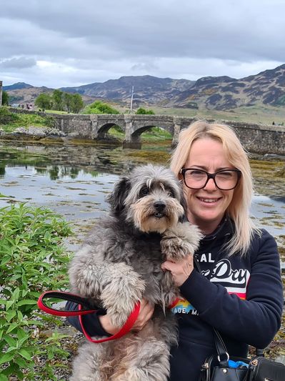 ABBE DE VERE VISITING FAMILY CASTLES IN SCOTLAND