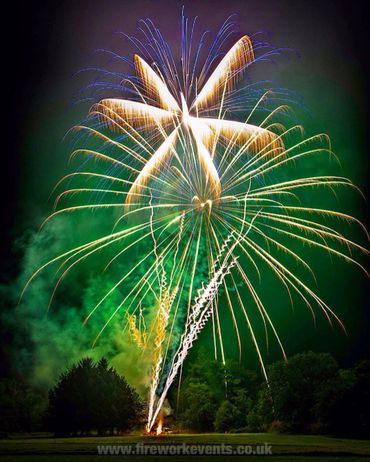 green and gold firework effects