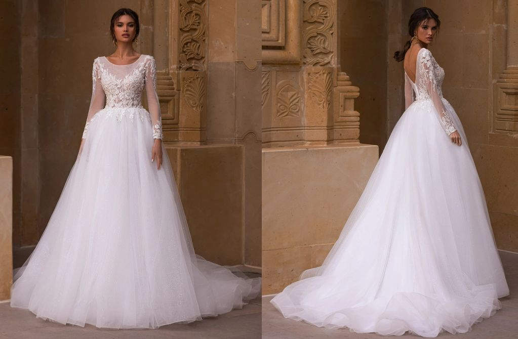 Long-sleeved bodice bead appliques Lace lightweight glittery tulle skirt Half-open back court train