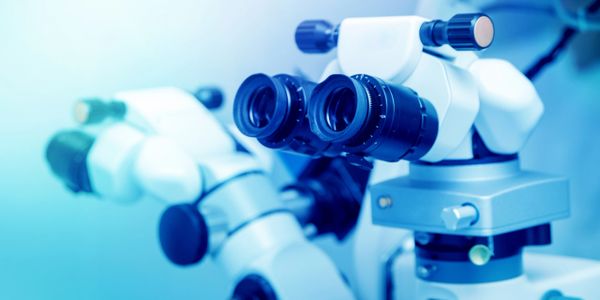 Sanjaya Wijeyekoon Private Surgeon
Microscope for private surgery in Bournemouth