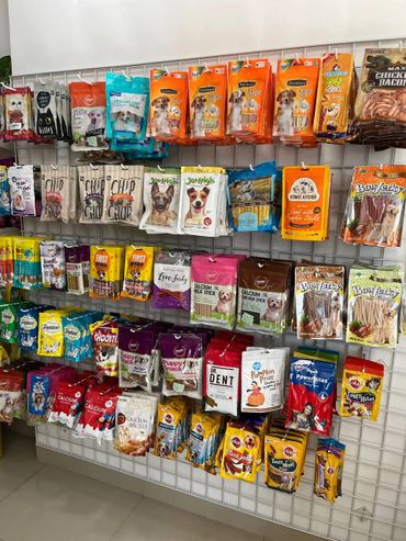 Dog Treats, Cat Treats, Gnawlers, Goodies, Jer High, Pedigree, Drools, MeO, Jerky, Bones, Dog Chews