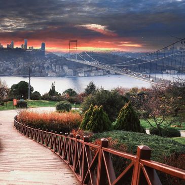 A unique and lovely day tour including a lovely boat cruise on the Istanbul strait and Asian side