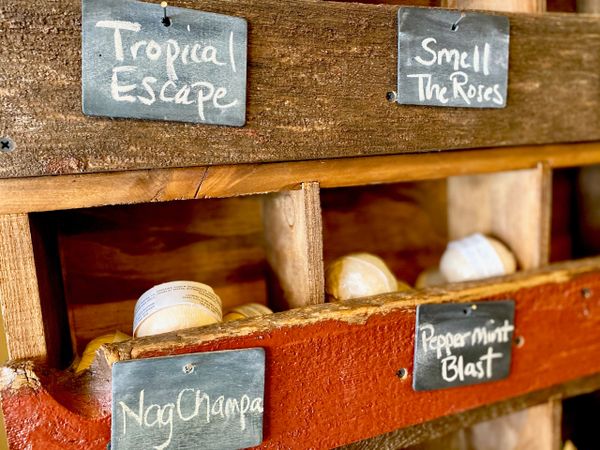 bath bombs
beauty products
local
artisan
handmade
dyersville iowa