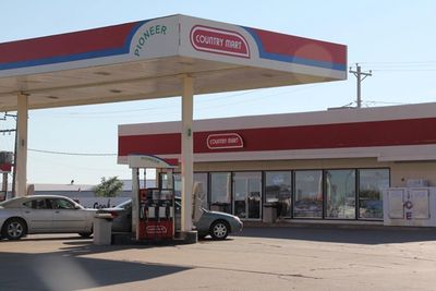 Pioneer Country Mart