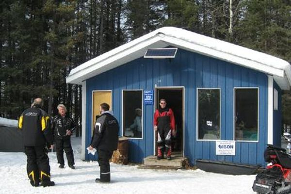 Glen Bay Shelter –  on the Cheyenne Trail halfway between Arborg & Gimli  in tall pines on trail # 3