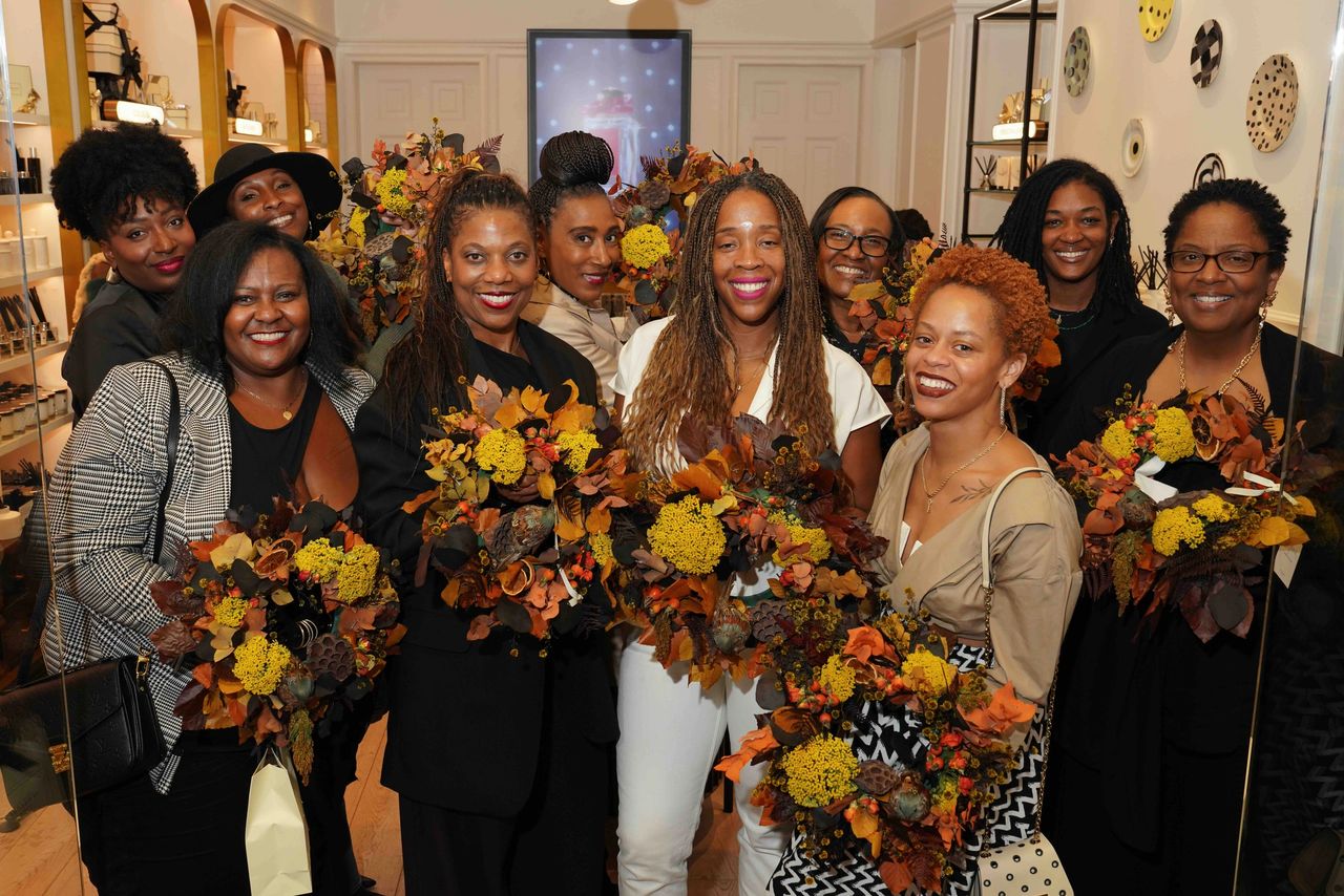Evening of Elegance: A Safe Space for Black Women™ curated by Alicia Nicole with wreath making sponsored by Estée Lauder Evening of Elegance: A Safe Space for Black Women™ curated by Alicia Nicole with wreath making sponsored by Estée Lauder