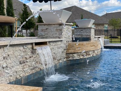 Custom swimming pool in Mont Belvieu, Texas