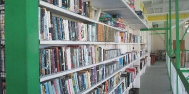 The library at Vientos Bajos offers books, DVDs, CDs, and puzzles.