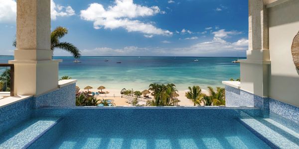 Infinity Pool at Sandals Negril All Inclusive Resort
