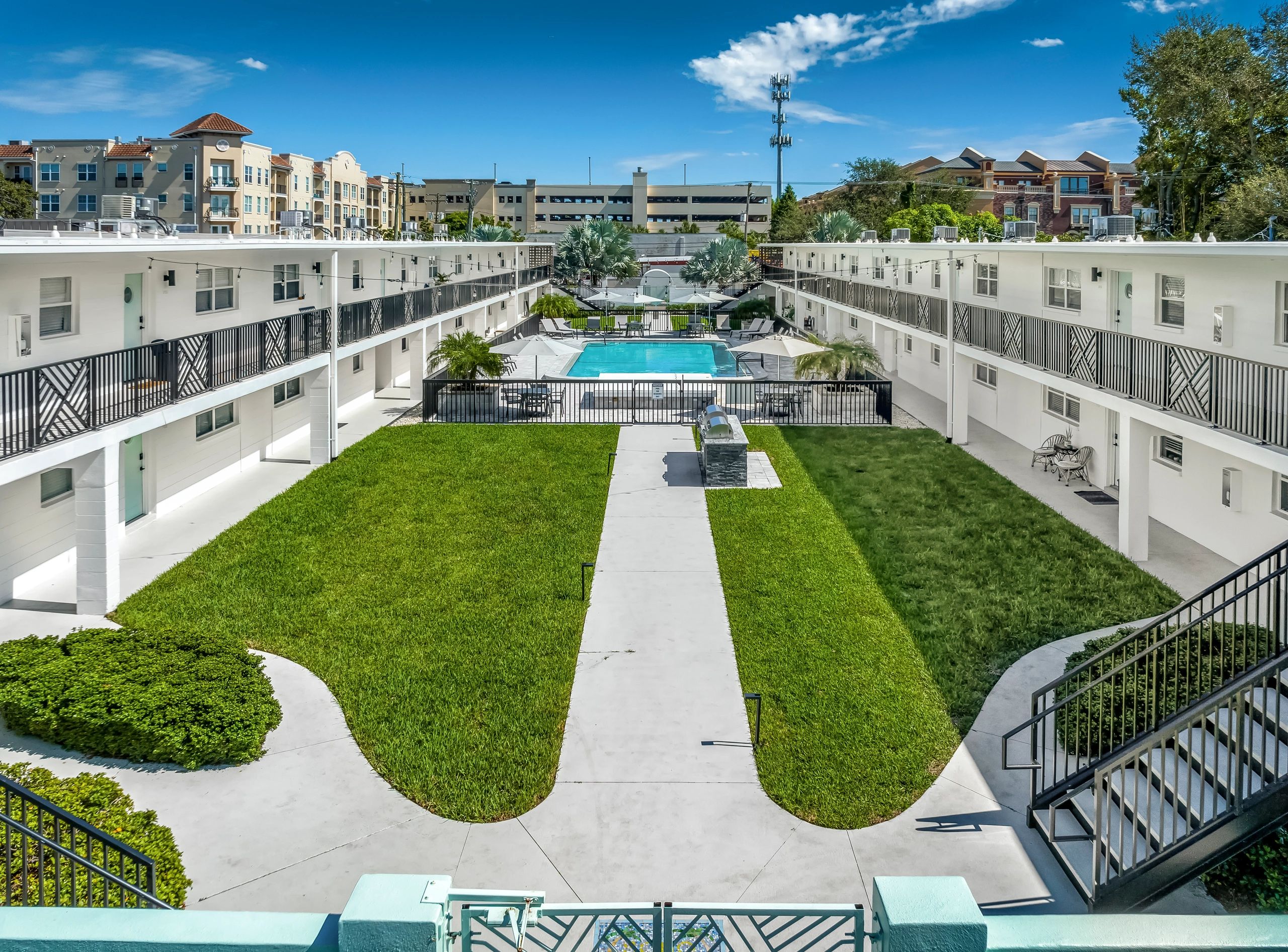 South Tampa Apartment building. Soho Apartments. Rental.