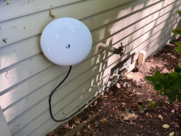 Ubiquiti NanoBeam wireless bridge installation in Healdsburg, California