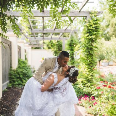 couple kissing wedding photography