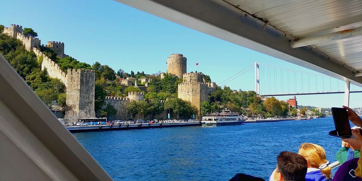 bosporus cruise with the view of rumeli castle 