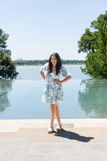 Senior photos with a boutique experience a the Dallas Arboretum.