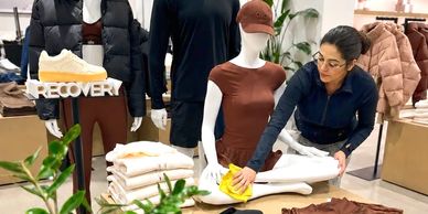 Alo Yoga and many other upscale retail brands Tesla, Cartier, Alo Yoga, Hollister, Gap, Banana Repub