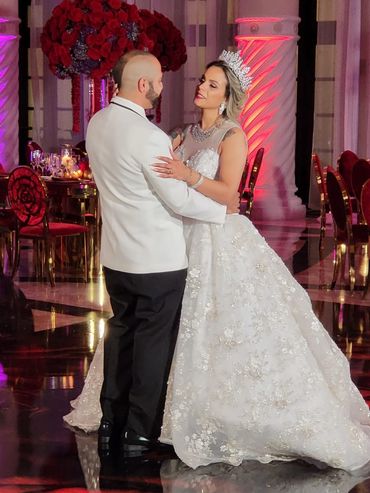 Off-the-rack wedding dresses and bridal gowns, Wedding Dress Sale, Discounted Wedding Dresses