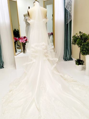 Luxurious Mermaid Short SleevesWedding Dress | Applique Sleeveless Off-The-Shoulder Bridal Gown