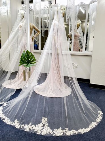 Custom Wedding Veils | Floral Long Bridal Veil Soft Tulle Ivory Veil with Comb | One-tier Lace Veil