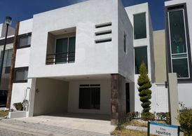 Casa en renta Lomas de Angelopolis Zona Azul Cascatta Realty Angelopolis Inmobiliaria Puebla Cholula