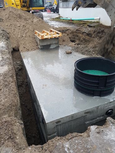 Concrete septic holding tank