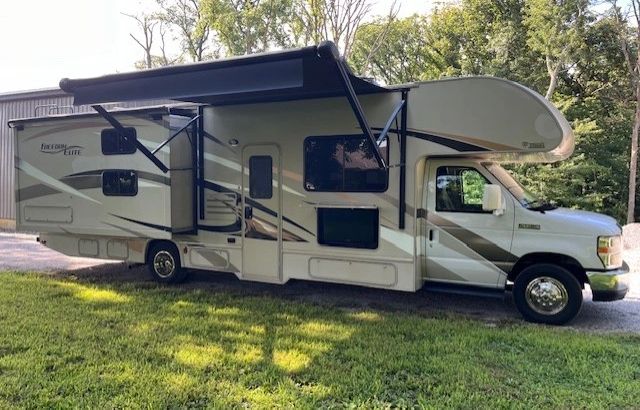 2017 FREEDOM THOR 30FE