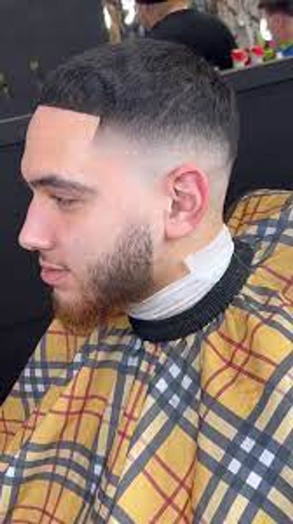 Kamblends, barber, hairstyle, haircut, barber in Dallas,, Fades, Blends, best barber in Dallas.