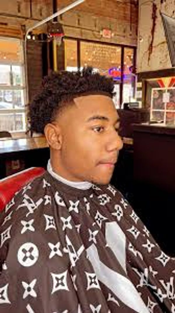 Kamblends, barber, hairstyle, haircut, barber in Dallas,, Fades, Blends, best barber in Dallas.