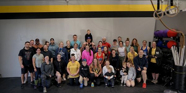 Group picture of Wildcatter CrossFit members