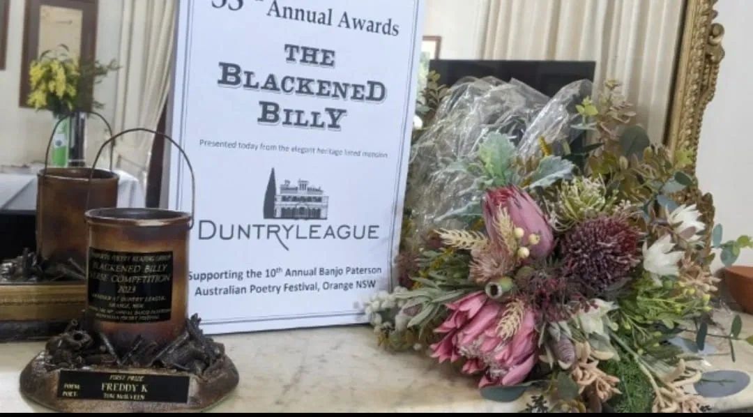 Tom McIlveen's Blackened Billy for Freddy 'K' at the 2023 Awards venue of DuntryLeague Guesthouse.