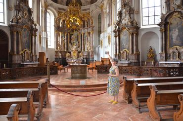 Lassen Sie mich Ihnen diese opulente kleine Kirche zeigen!