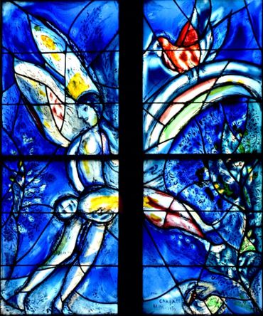 Chagall-Fenster "Die Erschaffung des Menschen"