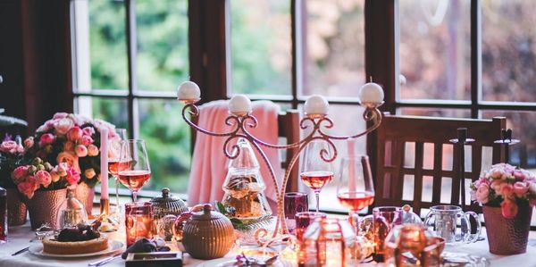 spring dining place setting with wine glasses