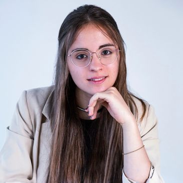 Porträt Magdalena Donnerer von Visioncreator. Online-Marketing für professionelle Kapitalsicherung