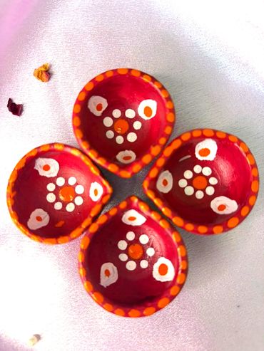 More than just a diya, it is a symbol of warmth, hope, and timeless tradition.
The Eternal Glow Luxu