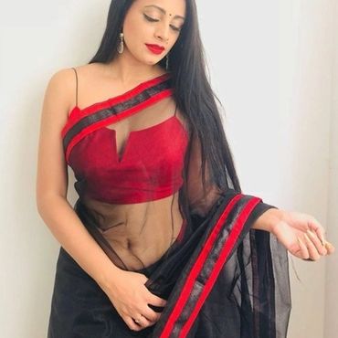 Gurgaon Sexy Girl In red Sarree