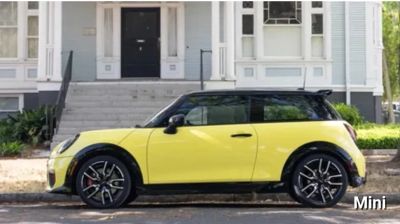 Yellow MINI Cooper 2 Door, a fuel-efficient way to beat Hawaiʻi gas prices